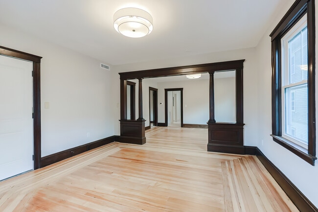 65 Burton St, Unit 2nd Floor