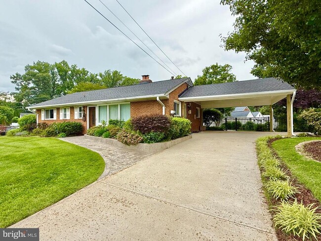 5413 Ives Pl in Springfield, VA - Building Photo - Building Photo