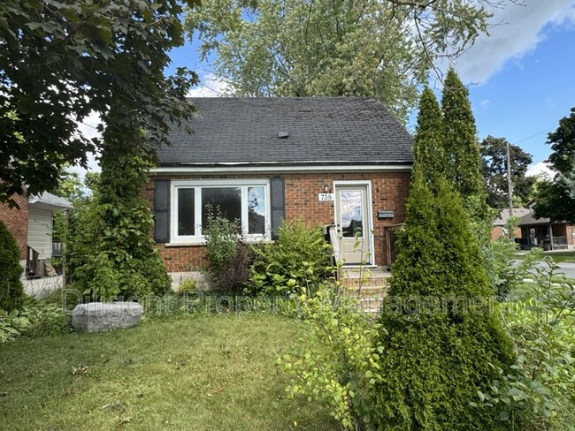 property at 738 Snelgrove Rd