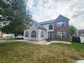 236 Lenape Trail in Allentown, PA - Building Photo - Building Photo