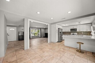 2914 S Spruce St in Santa Ana, CA - Building Photo - Building Photo