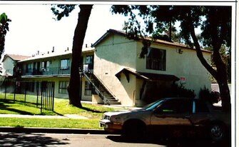 619 N Pauline St in Anaheim, CA - Building Photo
