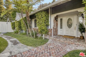 3690 Crownridge Dr in Los Angeles, CA - Building Photo - Building Photo