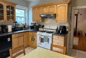 183 College Ave, Unit 1 in Somerville, MA - Building Photo