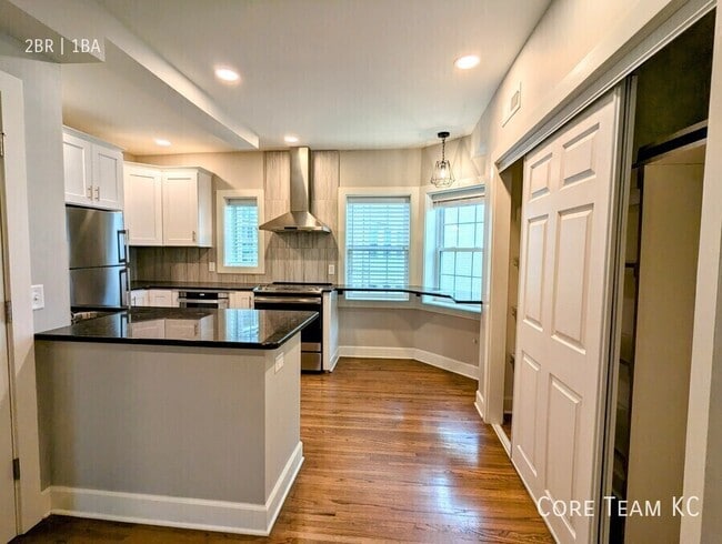 property at 920 Ward Pkwy