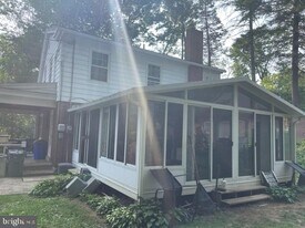 411 N 4th St in Lemoyne, PA - Building Photo