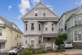 24 Weld Hill St, Unit 4 in Boston, MA - Building Photo - Building Photo