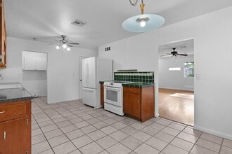 506 NE 10th Ave in Ocala, FL - Building Photo - Building Photo