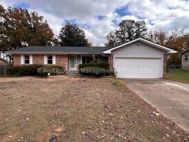 1901 S 72nd St in Fort Smith, AR - Building Photo
