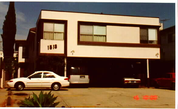 1513 S Sherbourne Dr in Los Angeles, CA - Building Photo - Building Photo