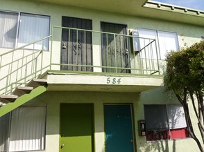 582 12th St in Imperial Beach, CA - Foto de edificio - Building Photo