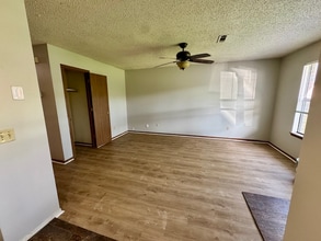 2417 W Mary Dr in Fayetteville, AR - Building Photo - Building Photo