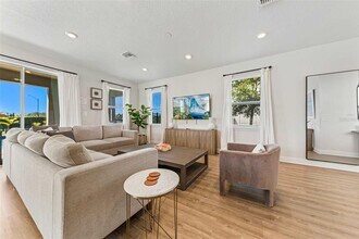 284 Southfield St in Kissimmee, FL - Building Photo - Building Photo