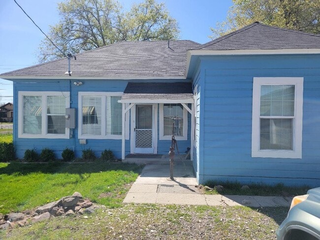 212 N East St in Alturas, CA - Building Photo - Building Photo