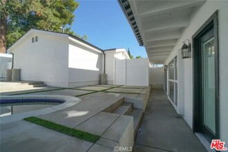 11044 Whitegate Ave in Los Angeles, CA - Building Photo - Building Photo