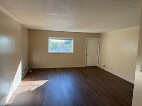 109 Campbell Ln, Unit 109 Campbell Ln in Weirton, WV - Building Photo - Building Photo