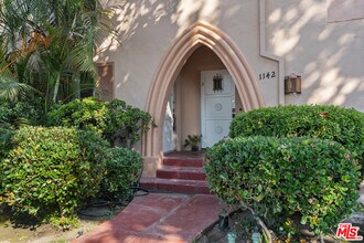 1142 S Clark Dr-Unit -1 in Los Angeles, CA - Building Photo - Building Photo