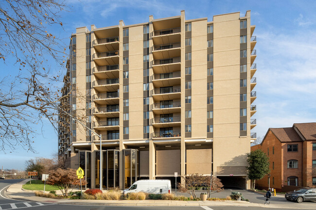 The Riviera in Bethesda, MD - Building Photo - Building Photo