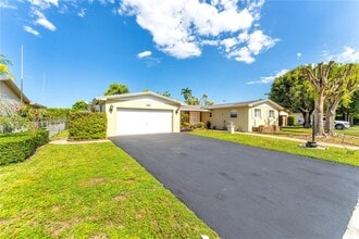 7621 SW 146th Ave in Miami, FL - Building Photo - Building Photo