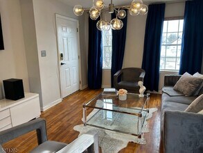 29 Madonna Pl in East Orange, NJ - Foto de edificio - Building Photo