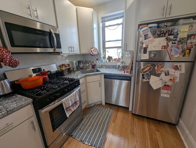 6636 N Glenwood Ave in Chicago, IL - Building Photo - Building Photo