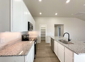 309 Panhandle Dr in Odessa, TX - Building Photo - Building Photo