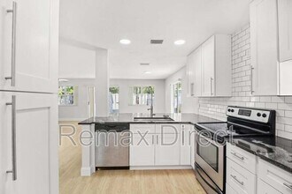 4722 Lakeside Cir in West Palm Beach, FL - Building Photo - Building Photo