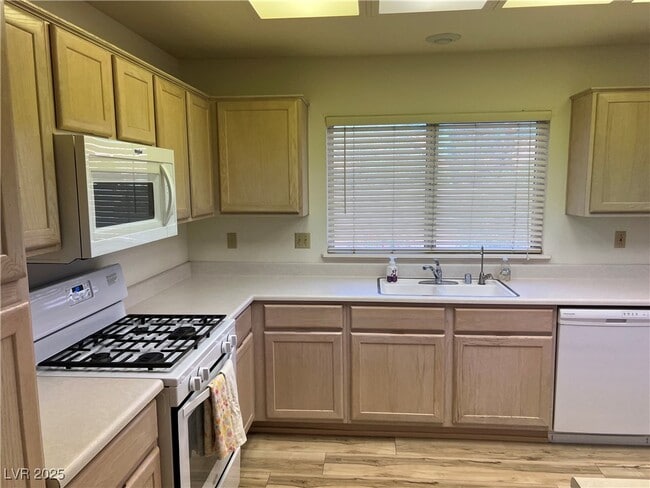 2516 Sunup Dr in Las Vegas, NV - Building Photo - Building Photo