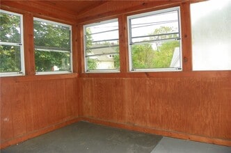 575 Ridge Rd in Webster, NY - Building Photo - Building Photo