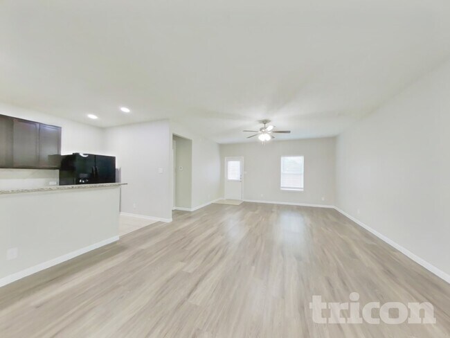 210 Pequin Rd in Crosby, TX - Building Photo - Building Photo