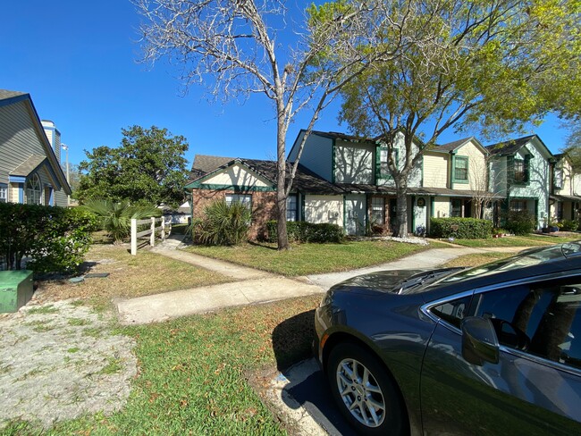 2858 Candela Ct, Unit 2858 in Apopka, FL - Foto de edificio - Building Photo