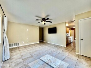 2327 E Precious Shard Ct in Oro Valley, AZ - Building Photo - Building Photo