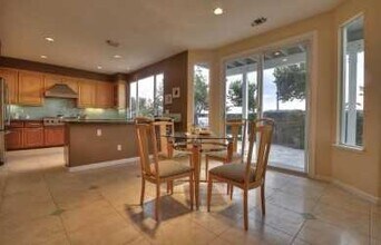 228 Sweet Rd in Alameda, CA - Building Photo - Building Photo