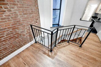 52 Barrow St in New York, NY - Building Photo - Building Photo