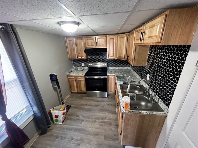 73 Orswell St in Fall River, MA - Building Photo - Building Photo