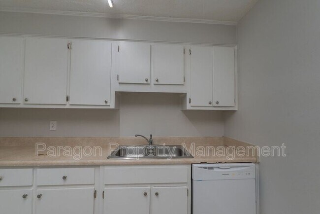 811 Laurens St NW photo'