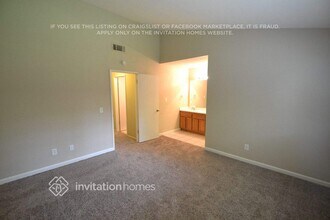 5032 Laguna Park Dr in Elk Grove, CA - Building Photo - Building Photo