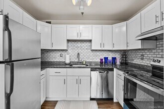 85 McKinley Ave in White Plains, NY - Building Photo - Building Photo