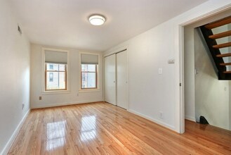 12 Lilac Ct in Cambridge, MA - Foto de edificio - Building Photo