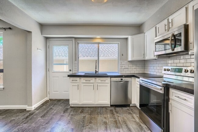 property at 13204 E Linvale Pl