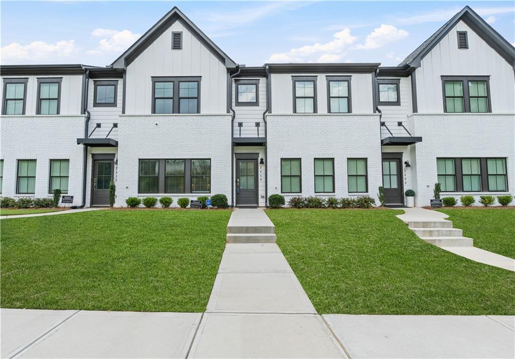2410 Lakeshore Ln in Atlanta, GA - Building Photo