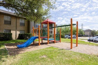 The Bellfort in Houston, TX - Foto de edificio - Building Photo
