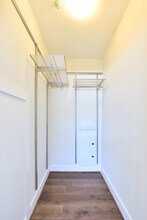 2337 Champlain Street NW, Unit 2337 Champlain Street NW, Unit 203 in Washington, DC - Foto de edificio - Building Photo