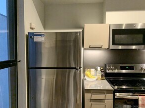 1929 Columbia St-Unit -404 in San Diego, CA - Building Photo - Building Photo