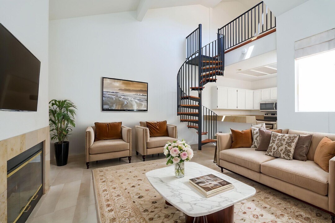 7224 Shoreline Dr in San Diego, CA - Building Photo