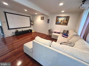 18704 Pintail Ln in Gaithersburg, MD - Building Photo - Building Photo