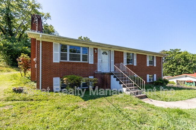 6633 Wachese Ln in Knoxville, TN - Building Photo - Building Photo