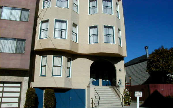 1874 Greenwich St in San Francisco, CA - Building Photo