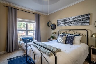 1976 Longmire Rd in Conroe, TX - Building Photo - Building Photo