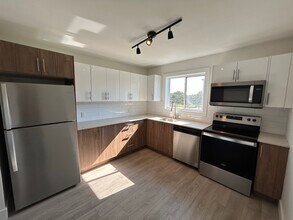 104 Pinecrest Dr in Dartmouth, NS - Building Photo - Building Photo